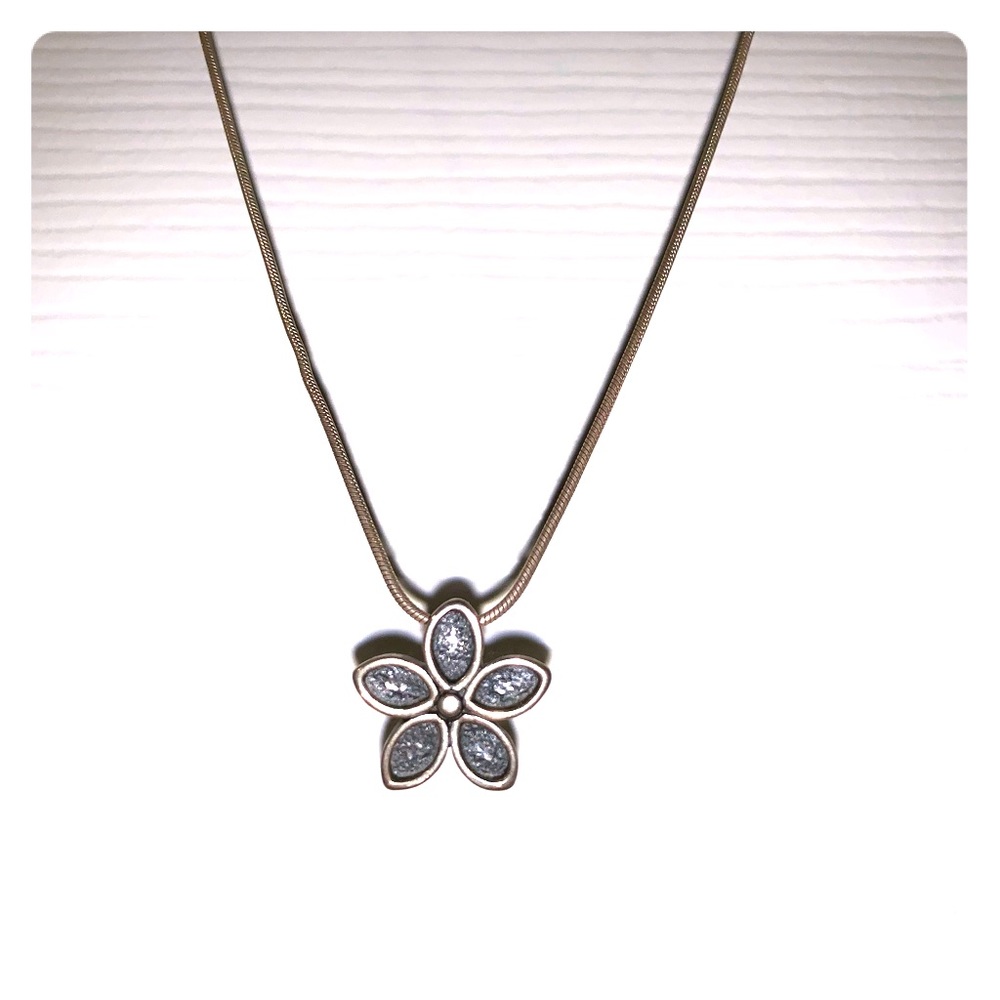 Premier designs flower necklace